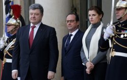 Порошенко обсудил с Меркель и Олландом подготовку к саммиту в Астане