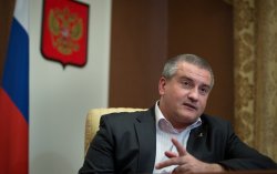 Аксенов пригрозил Порошенко военным трибуналом за планы вернуть Крым
