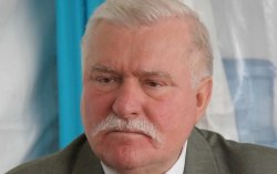 Бывший президент Валенса предостерег Россию от нападения на Польшу
