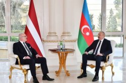 Состоялась встреча президентов Азербайджана и Латвии в узком составе
