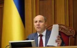 Парубий заставил нардепа выступать в Раде на украинском языке