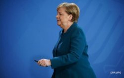 Меркель отправилась на карантин
