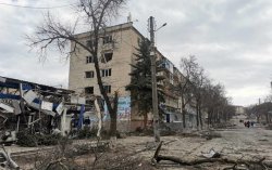Оккупанты вывезли около сотни жителей Изюма в Белгородскую область