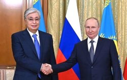Путін прибув з візитом до Казахстану