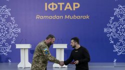 Зеленский пришел на ифтар к солдатам-мусульманам