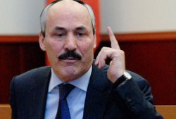 Абдулатипов: нам надо жить по-братски в единой стране