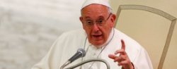 Папа Римский попросил в рождественском послании мира для "возлюбленной Украины"