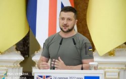 Зеленський прибув до Лондона після візиту до Франції