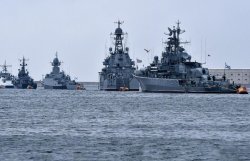 Росія вивела в Чорне море 7 кораблів разом з ракетоносієм