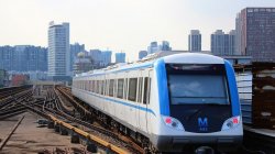 В Ухане запустили работу метрополитена