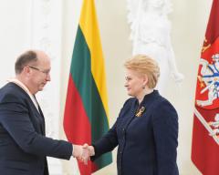 По случаю Дня восстановления Литовского государства - награды бывшему и нынешнему премьерам