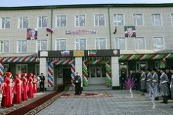 Разрушенная боевиками школа Грозного восстановлена