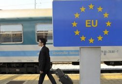 ЕС после терактов во Франции усилит контроль на своих внешних границах