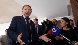 Кучма считает бессмысленной минскую встречу в ближайшие дни
