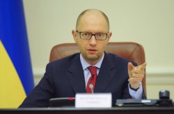 Чиновников лишат статуса участников АТО, - Яценюк